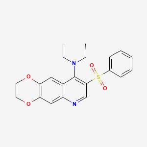molecular formula C21H22N2O4S B2943361 8-(benzenesulfonyl)-N,N-diethyl-2,3-dihydro-[1,4]dioxino[2,3-g]quinolin-9-amine CAS No. 895639-76-6