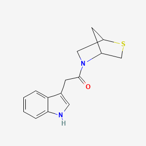 molecular formula C15H16N2OS B2943733 1-(2-硫杂-5-氮杂双环[2.2.1]庚烷-5-基)-2-(1H-吲哚-3-基)乙酮 CAS No. 2034420-94-3