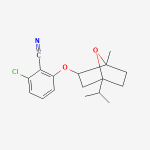 molecular formula C17H20ClNO2 B2944066 2-氯-6-[(4-异丙基-1-甲基-7-氧杂环[2.2.1]庚-2-基)氧基]苯甲腈 CAS No. 1005116-70-0