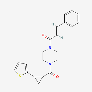 molecular formula C21H22N2O2S B2944797 (E)-3-苯基-1-(4-(2-(噻吩-2-基)环丙烷羰基)哌嗪-1-基)丙-2-烯-1-酮 CAS No. 1212777-91-7
