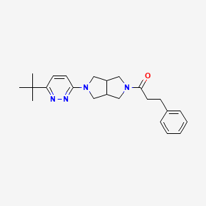 molecular formula C23H30N4O B2945996 1-[2-(6-Tert-butylpyridazin-3-yl)-1,3,3a,4,6,6a-hexahydropyrrolo[3,4-c]pyrrol-5-yl]-3-phenylpropan-1-one CAS No. 2415526-26-8