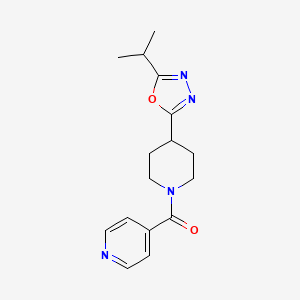 (4-(5-Isopropyl-1,3,4-oxadiazol-2-yl)piperidin-1-yl)(pyridin-4-yl)methanone