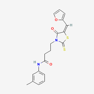 B2947426 (E)-4-(5-(furan-2-ylmethylene)-4-oxo-2-thioxothiazolidin-3-yl)-N-(m-tolyl)butanamide CAS No. 637318-76-4