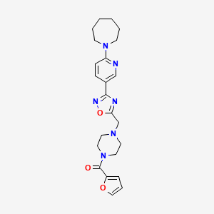 molecular formula C23H28N6O3 B2950029 1-[5-(5-{[4-(2-Furoyl)piperazin-1-yl]methyl}-1,2,4-oxadiazol-3-yl)pyridin-2-yl]azepane CAS No. 1251671-84-7