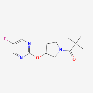 molecular formula C13H18FN3O2 B2950607 1-(3-((5-Fluoropyrimidin-2-yl)oxy)pyrrolidin-1-yl)-2,2-dimethylpropan-1-one CAS No. 2034500-17-7
