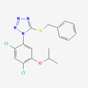 molecular formula C17H16Cl2N4OS B2950842 5-(benzylsulfanyl)-1-(2,4-dichloro-5-isopropoxyphenyl)-1H-1,2,3,4-tetraazole CAS No. 338967-99-0