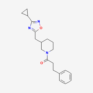 molecular formula C20H25N3O2 B2952380 1-(3-((3-Cyclopropyl-1,2,4-oxadiazol-5-yl)methyl)piperidin-1-yl)-3-phenylpropan-1-one CAS No. 1705074-47-0