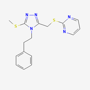 molecular formula C16H17N5S2 B2952612 2-(((5-(methylthio)-4-phenethyl-4H-1,2,4-triazol-3-yl)methyl)thio)pyrimidine CAS No. 868221-14-1