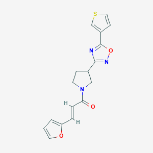 (E)-3-(furan-2-yl)-1-(3-(5-(thiophen-3-yl)-1,2,4-oxadiazol-3-yl)pyrrolidin-1-yl)prop-2-en-1-one