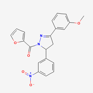 molecular formula C21H17N3O5 B2954540 呋喃-2-基(3-(3-甲氧基苯基)-5-(3-硝基苯基)-4,5-二氢-1H-吡唑-1-基)甲烷酮 CAS No. 923233-77-6