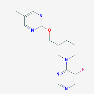 molecular formula C15H18FN5O B2955649 2-[[1-(5-Fluoropyrimidin-4-yl)piperidin-3-yl]methoxy]-5-methylpyrimidine CAS No. 2379978-82-0
