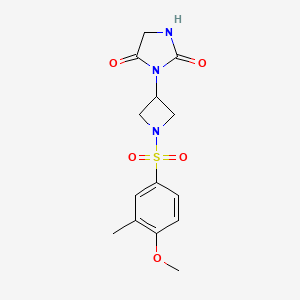 molecular formula C14H17N3O5S B2955672 3-(1-((4-Methoxy-3-methylphenyl)sulfonyl)azetidin-3-yl)imidazolidine-2,4-dione CAS No. 2034426-35-0