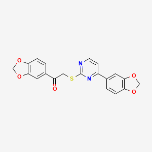 molecular formula C20H14N2O5S B2958082 1-(1,3-苯并二氧杂环-5-基)-2-{[4-(1,3-苯并二氧杂环-5-基)嘧啶-2-基]硫基}乙酮 CAS No. 941252-57-9