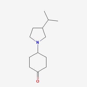 molecular formula C13H23NO B2958762 4-(3-丙烷-2-基吡咯烷-1-基)环己烷-1-酮 CAS No. 1599569-26-2