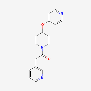 molecular formula C17H19N3O2 B2959274 2-(吡啶-3-基)-1-(4-(吡啶-4-氧基)哌啶-1-基)乙酮 CAS No. 2034577-18-7