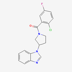 molecular formula C18H15ClFN3O B2959996 (3-(1H-benzo[d]imidazol-1-yl)pyrrolidin-1-yl)(2-chloro-5-fluorophenyl)methanone CAS No. 2034513-87-4