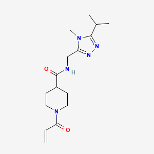 N-[(4-Methyl-5-propan-2-yl-1,2,4-triazol-3-yl)methyl]-1-prop-2-enoylpiperidine-4-carboxamide