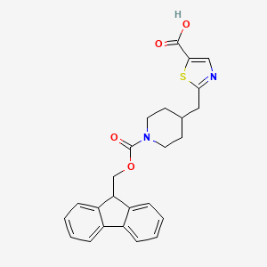 molecular formula C25H24N2O4S B2962947 2-[(1-{[(9H-芴-9-基)甲氧羰基}哌啶-4-基)甲基]-1,3-噻唑-5-羧酸 CAS No. 2137931-76-9