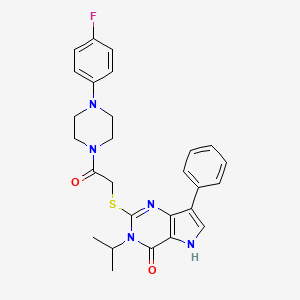 molecular formula C27H28FN5O2S B2963168 2-((2-(4-(4-fluorophenyl)piperazin-1-yl)-2-oxoethyl)thio)-3-isopropyl-7-phenyl-3H-pyrrolo[3,2-d]pyrimidin-4(5H)-one CAS No. 2034480-51-6