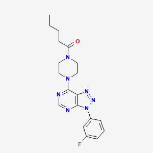 molecular formula C19H22FN7O B2963465 1-(4-(3-(3-fluorophenyl)-3H-[1,2,3]triazolo[4,5-d]pyrimidin-7-yl)piperazin-1-yl)pentan-1-one CAS No. 920386-96-5