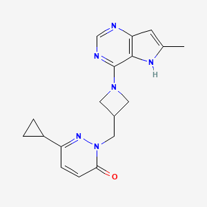 molecular formula C18H20N6O B2963845 6-环丙基-2-[(1-{6-甲基-5H-吡咯并[3,2-d]嘧啶-4-基}氮杂环丁-3-基)甲基]-2,3-二氢吡哒嗪-3-酮 CAS No. 2195936-85-5