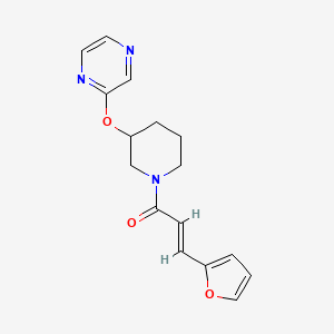 molecular formula C16H17N3O3 B2964664 (E)-3-(furan-2-yl)-1-(3-(pyrazin-2-yloxy)piperidin-1-yl)prop-2-en-1-one CAS No. 2035035-90-4