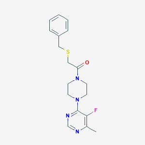 2-Benzylsulfanyl-1-[4-(5-fluoro-6-methylpyrimidin-4-yl)piperazin-1-yl]ethanone