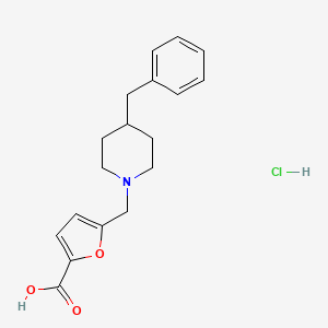 molecular formula C18H22ClNO3 B2965385 5-[(4-苄基哌啶-1-基)甲基]呋喃-2-羧酸盐酸盐 CAS No. 1225328-25-5