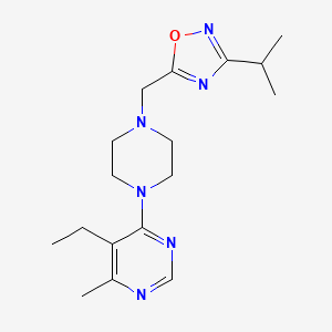 molecular formula C17H26N6O B2965479 5-[[4-(5-Ethyl-6-methylpyrimidin-4-yl)piperazin-1-yl]methyl]-3-propan-2-yl-1,2,4-oxadiazole CAS No. 2415563-01-6