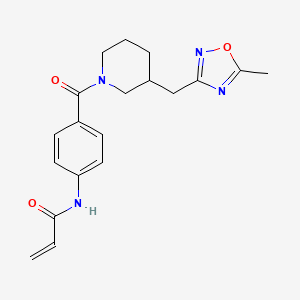 N-[4-[3-[(5-Methyl-1,2,4-oxadiazol-3-yl)methyl]piperidine-1-carbonyl]phenyl]prop-2-enamide