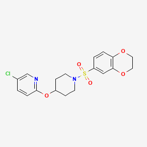 molecular formula C18H19ClN2O5S B2966044 5-Chloro-2-((1-((2,3-dihydrobenzo[b][1,4]dioxin-6-yl)sulfonyl)piperidin-4-yl)oxy)pyridine CAS No. 1448131-45-0