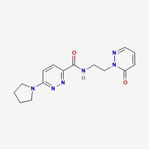 molecular formula C15H18N6O2 B2966684 N-(2-(6-氧代吡哒嗪-1(6H)-基)乙基)-6-(吡咯烷-1-基)吡哒嗪-3-甲酰胺 CAS No. 1396785-45-7
