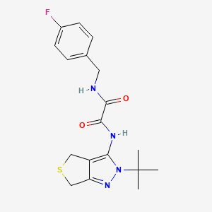 molecular formula C18H21FN4O2S B2966915 N'-(2-叔丁基-4,6-二氢噻吩[3,4-c]吡唑-3-基)-N-[(4-氟苯基)甲基]草酰胺 CAS No. 899756-41-3