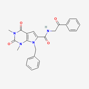 molecular formula C24H22N4O4 B2967661 7-苄基-1,3-二甲基-2,4-二氧代-N-(2-氧代-2-苯乙基)-2,3,4,7-四氢-1H-吡咯并[2,3-d]嘧啶-6-甲酰胺 CAS No. 1021216-85-2