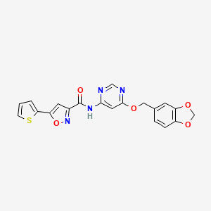 molecular formula C20H14N4O5S B2968866 N-(6-(苯并[d][1,3]二氧杂环-5-基甲氧基)嘧啶-4-基)-5-(噻吩-2-基)异恶唑-3-酰胺 CAS No. 1396573-26-4