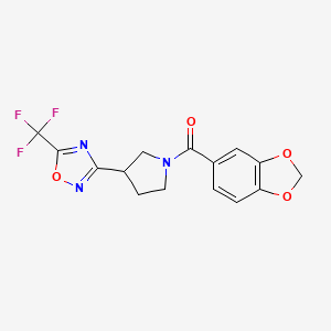 molecular formula C15H12F3N3O4 B2969826 Benzo[d][1,3]dioxol-5-yl(3-(5-(trifluoromethyl)-1,2,4-oxadiazol-3-yl)pyrrolidin-1-yl)methanone CAS No. 2034601-00-6
