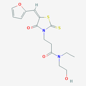 molecular formula C15H18N2O4S2 B2969869 (E)-N-乙基-3-(5-(呋喃-2-基亚甲基)-4-氧代-2-硫代噻唑烷-3-基)-N-(2-羟乙基)丙酰胺 CAS No. 682784-44-7