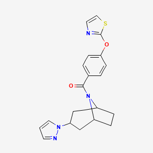 molecular formula C20H20N4O2S B2970547 ((1R,5S)-3-(1H-pyrazol-1-yl)-8-azabicyclo[3.2.1]octan-8-yl)(4-(thiazol-2-yloxy)phenyl)methanone CAS No. 2320854-05-3