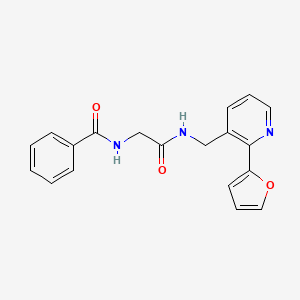 molecular formula C19H17N3O3 B2970978 N-(2-(((2-(furan-2-yl)pyridin-3-yl)methyl)amino)-2-oxoethyl)benzamide CAS No. 2034441-52-4