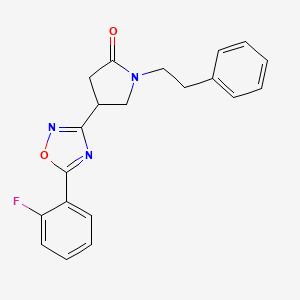molecular formula C20H18FN3O2 B2973098 4-[5-(2-Fluorophenyl)-1,2,4-oxadiazol-3-yl]-1-(2-phenylethyl)pyrrolidin-2-one CAS No. 1172396-88-1
