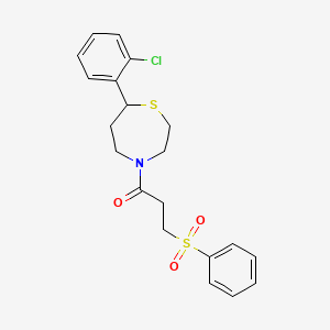 molecular formula C20H22ClNO3S2 B2976468 1-(7-(2-Chlorophenyl)-1,4-thiazepan-4-yl)-3-(phenylsulfonyl)propan-1-one CAS No. 1797638-21-1