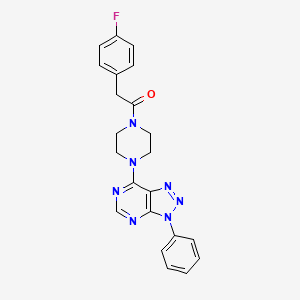 molecular formula C22H20FN7O B2976615 2-(4-氟苯基)-1-(4-(3-苯基-3H-[1,2,3]三唑并[4,5-d]嘧啶-7-基)哌嗪-1-基)乙酮 CAS No. 920218-73-1