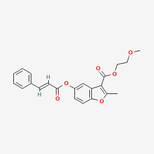 molecular formula C22H20O6 B2977469 2-甲氧基乙基 2-甲基-5-{[(2E)-3-苯基丙-2-烯酰]氧基}-1-苯并呋喃-3-羧酸酯 CAS No. 618389-94-9