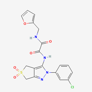 molecular formula C18H15ClN4O5S B2977620 N1-(2-(3-chlorophenyl)-5,5-dioxido-4,6-dihydro-2H-thieno[3,4-c]pyrazol-3-yl)-N2-(furan-2-ylmethyl)oxalamide CAS No. 899994-54-8