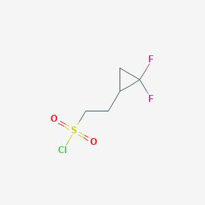 molecular formula C5H7ClF2O2S B2978694 2-(2,2-二氟环丙基)乙烷-1-磺酰氯 CAS No. 1989672-13-0