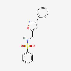 molecular formula C16H14N2O3S B2978817 N-[(3-苯基-1,2-恶唑-5-基)甲基]苯磺酰胺 CAS No. 339016-87-4