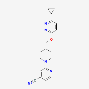 2-(4-{[(6-Cyclopropylpyridazin-3-yl)oxy]methyl}piperidin-1-yl)pyridine-4-carbonitrile