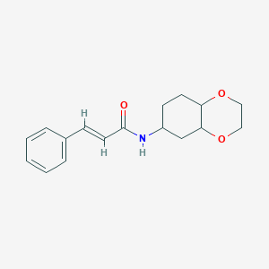 molecular formula C17H21NO3 B2980411 N-(八氢苯并[b][1,4]二噁杂环-6-基)肉桂酰胺 CAS No. 2034887-73-3