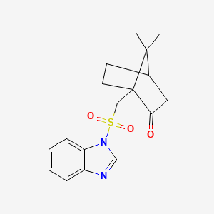 molecular formula C17H20N2O3S B2980942 (1R,4R)-1-(((1H-benzo[d]imidazol-1-yl)sulfonyl)methyl)-7,7-dimethylbicyclo[2.2.1]heptan-2-one CAS No. 853903-13-6