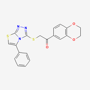 1-(2,3-Dihydro-1,4-benzodioxin-6-yl)-2-[(5-phenyl-[1,3]thiazolo[2,3-c][1,2,4]triazol-3-yl)sulfanyl]ethanone